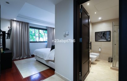 Resale - House - Detached Villa - Marbella - Puerto Banús