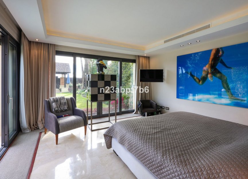 Resale - House - Detached Villa - Marbella - Puerto Banús