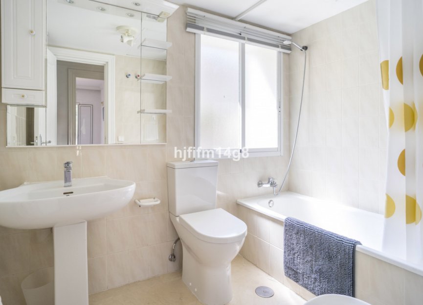 Reventa - Apartment - Middle Floor Apartment - Benahavís - Benahavís Centro