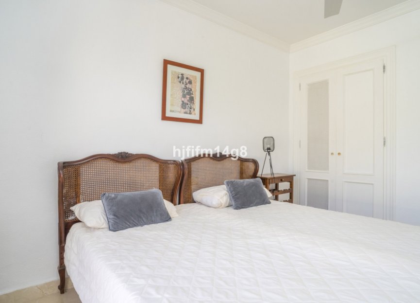 Reventa - Apartment - Middle Floor Apartment - Benahavís - Benahavís Centro