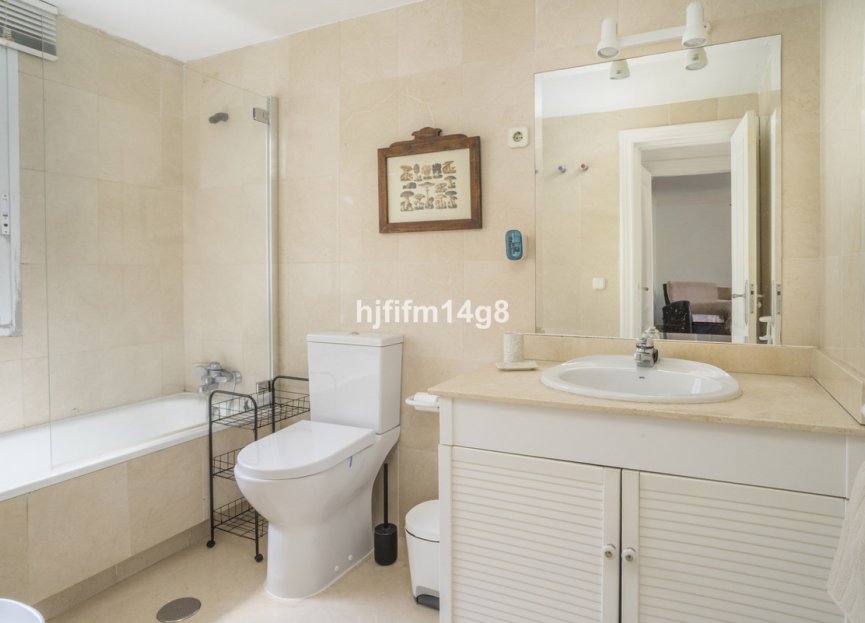 Reventa - Apartment - Middle Floor Apartment - Benahavís - Benahavís Centro