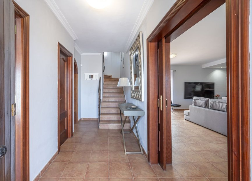 Resale - House - Semi-Detached House - Estepona - Cancelada