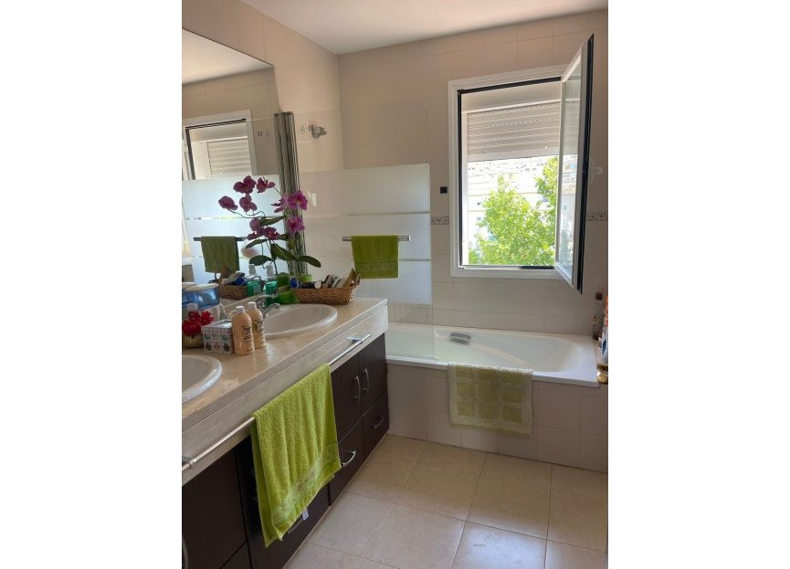 Resale - House - Townhouse - Estepona - Estepona Centro