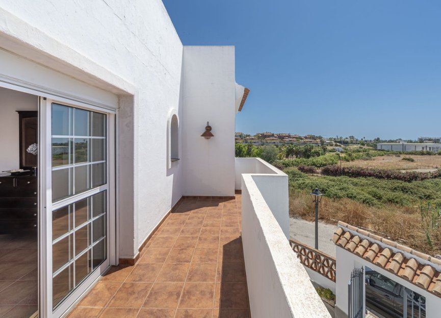 Resale - House - Semi-Detached House - Estepona - Cancelada