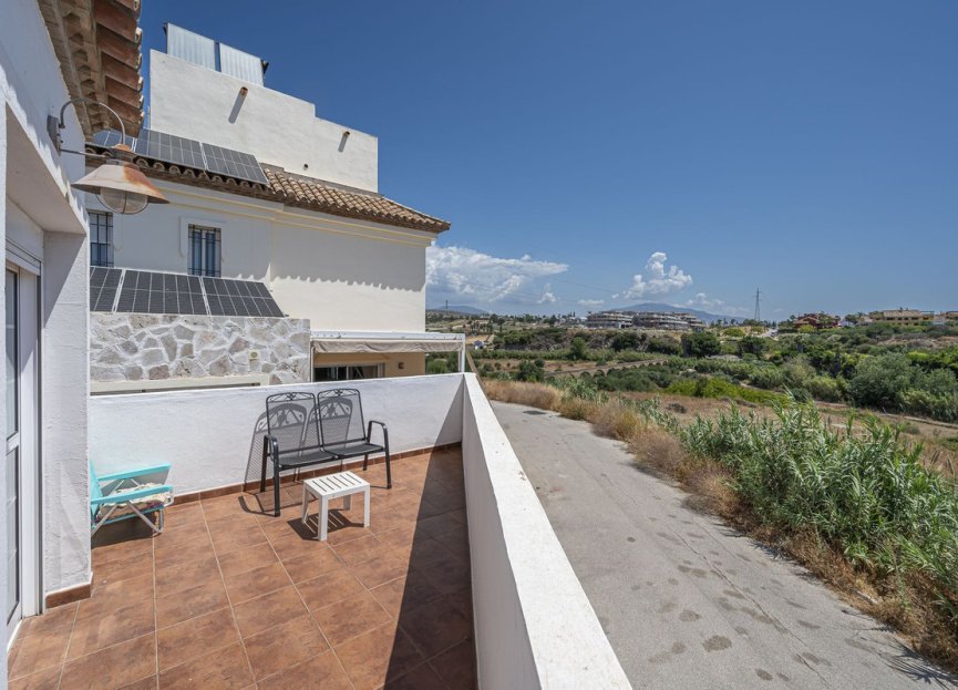 Resale - House - Semi-Detached House - Estepona - Cancelada