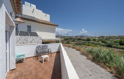 Resale - House - Semi-Detached House - Estepona - Cancelada