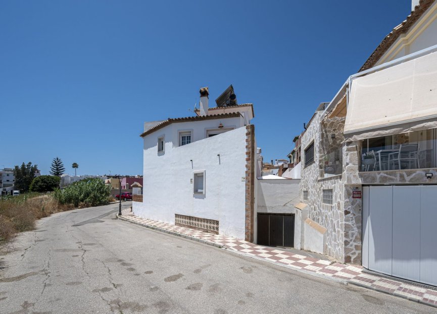 Resale - House - Semi-Detached House - Estepona - Cancelada