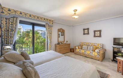 Resale - Apartment - Middle Floor Apartment - Marbella - Puerto Banús