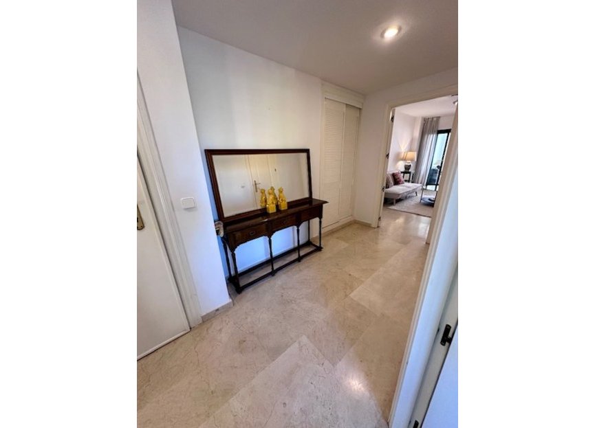 Resale - Apartment - Middle Floor Apartment - Marbella - Marbella Centro