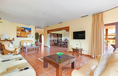 Resale - House - Detached Villa - Benahavís - Benahavís Centro