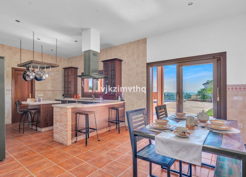 Resale - House - Detached Villa - Benahavís - Benahavís Centro