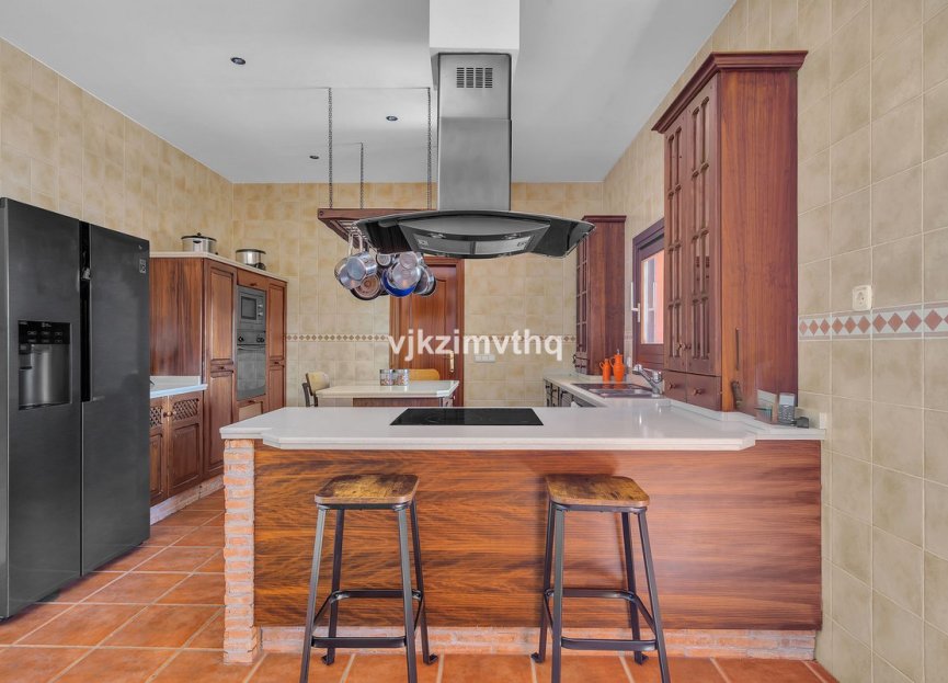 Resale - House - Detached Villa - Benahavís - Benahavís Centro