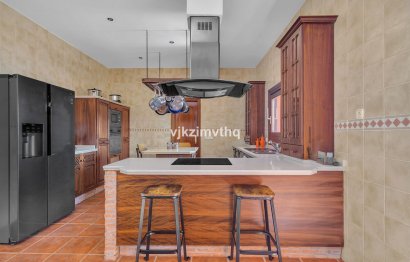 Resale - House - Detached Villa - Benahavís - Benahavís Centro