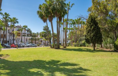 Resale - Apartment - Middle Floor Apartment - Marbella - Puerto Banús