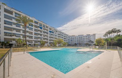 Resale - Apartment - Middle Floor Apartment - Marbella - Puerto Banús