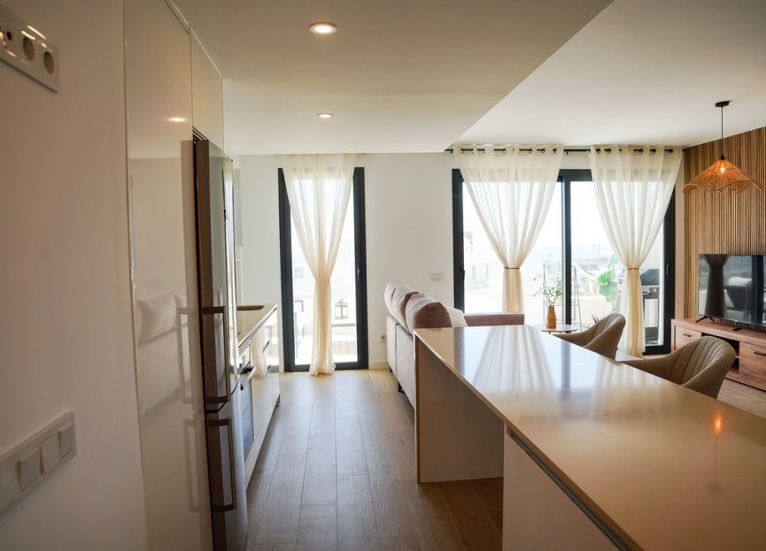 Resale - Apartment - Middle Floor Apartment - Estepona - Estepona Centro