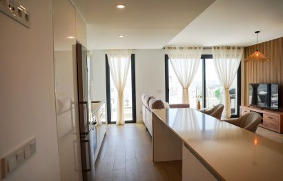 Resale - Apartment - Middle Floor Apartment - Estepona - Estepona Centro