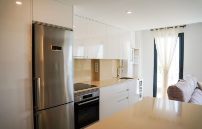 Resale - Apartment - Middle Floor Apartment - Estepona - Estepona Centro