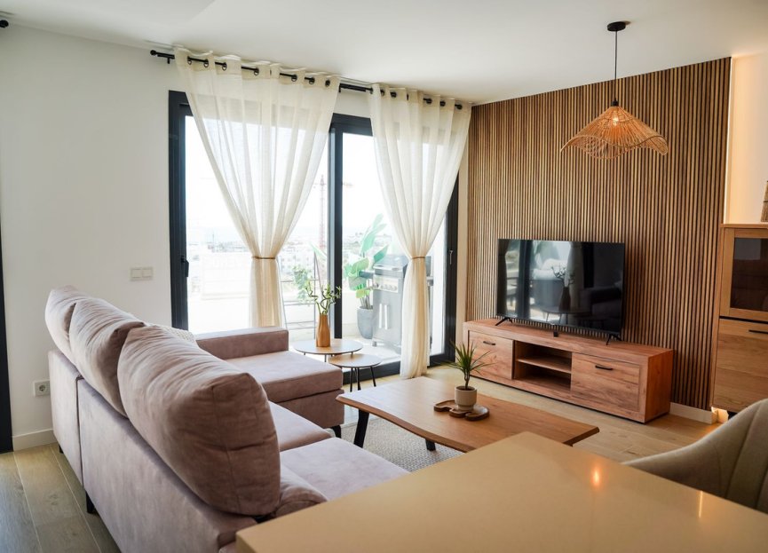 Resale - Apartment - Middle Floor Apartment - Estepona - Estepona Centro