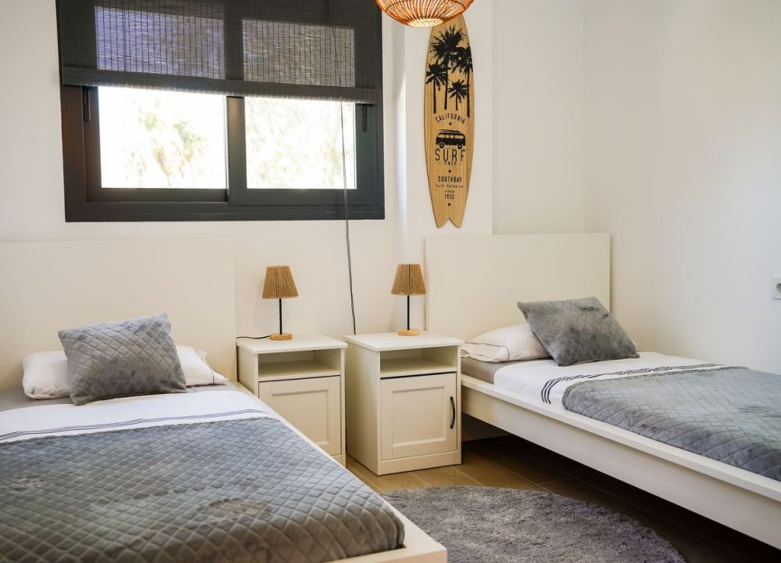 Resale - Apartment - Middle Floor Apartment - Estepona - Estepona Centro