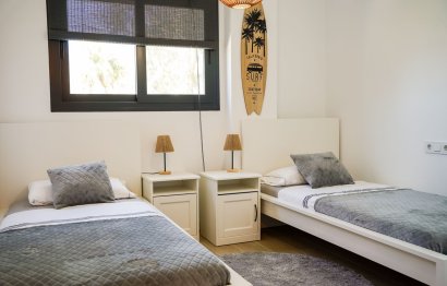 Resale - Apartment - Middle Floor Apartment - Estepona - Estepona Centro