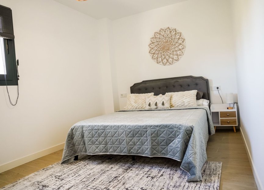 Resale - Apartment - Middle Floor Apartment - Estepona - Estepona Centro