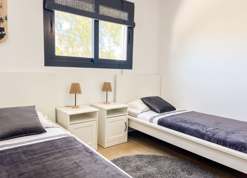 Resale - Apartment - Middle Floor Apartment - Estepona - Estepona Centro