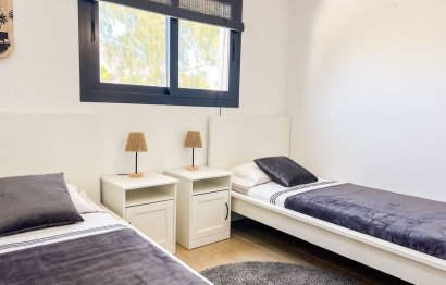 Resale - Apartment - Middle Floor Apartment - Estepona - Estepona Centro