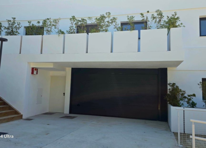 Resale - Apartment - Middle Floor Apartment - Estepona - Estepona Centro