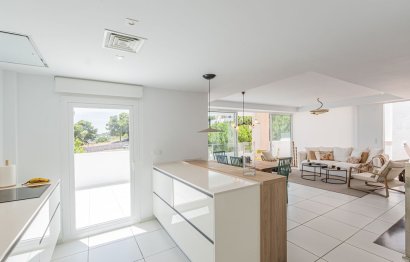 Resale - House - Detached Villa - Benalmádena - Benalmadena Centro