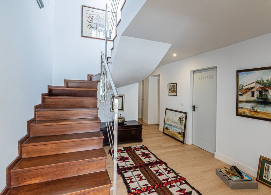 Resale - House - Detached Villa - Benalmádena - Benalmadena Centro