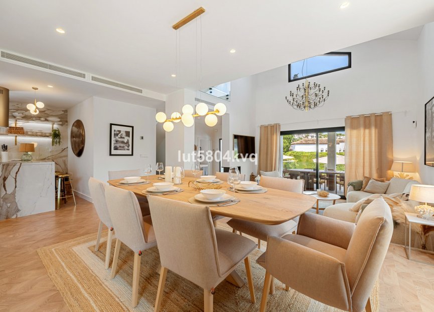 Resale - House - Detached Villa - Marbella - Nueva Andalucia