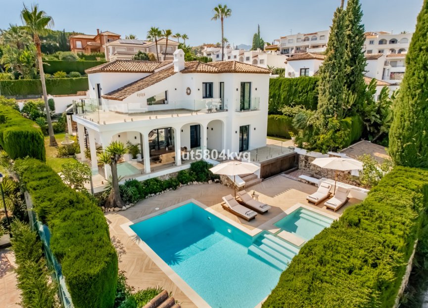 Resale - House - Detached Villa - Marbella - Nueva Andalucia