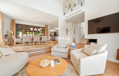 Resale - House - Detached Villa - Marbella - Nueva Andalucia