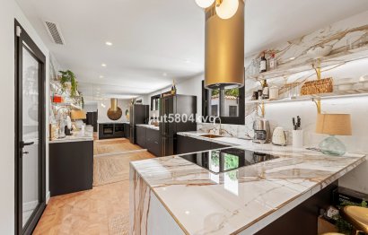 Resale - House - Detached Villa - Marbella - Nueva Andalucia