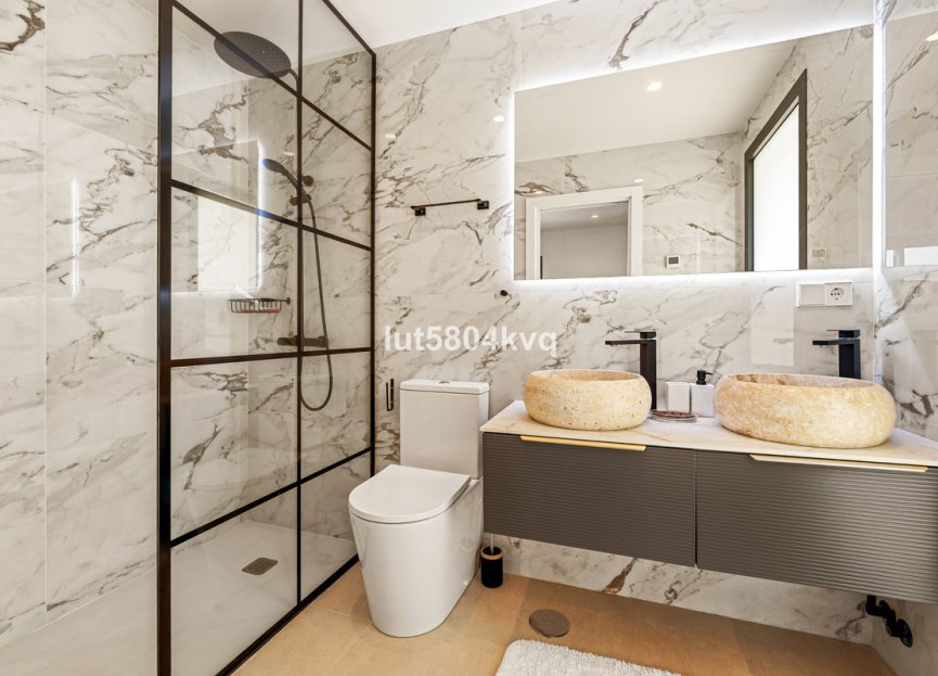 Resale - House - Detached Villa - Marbella - Nueva Andalucia