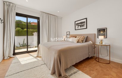 Resale - House - Detached Villa - Marbella - Nueva Andalucia