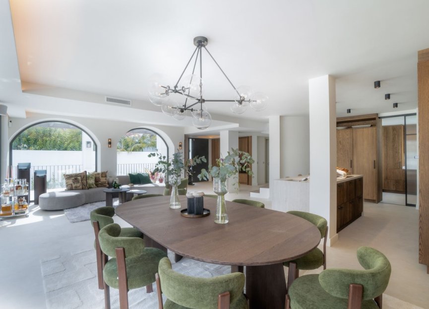 Resale - House - Detached Villa - Marbella - Nueva Andalucia