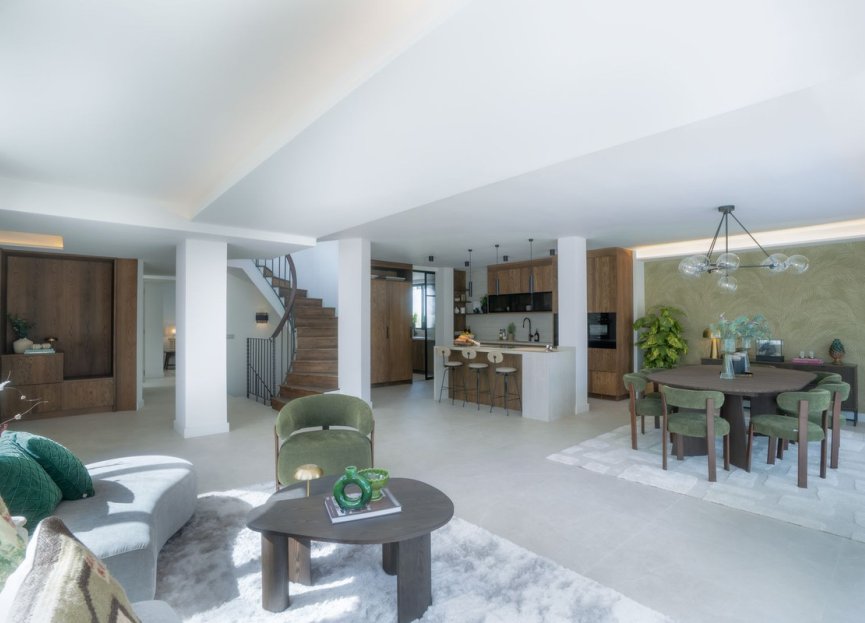 Resale - House - Detached Villa - Marbella - Nueva Andalucia