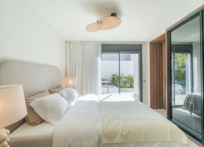 Resale - House - Detached Villa - Marbella - Nueva Andalucia