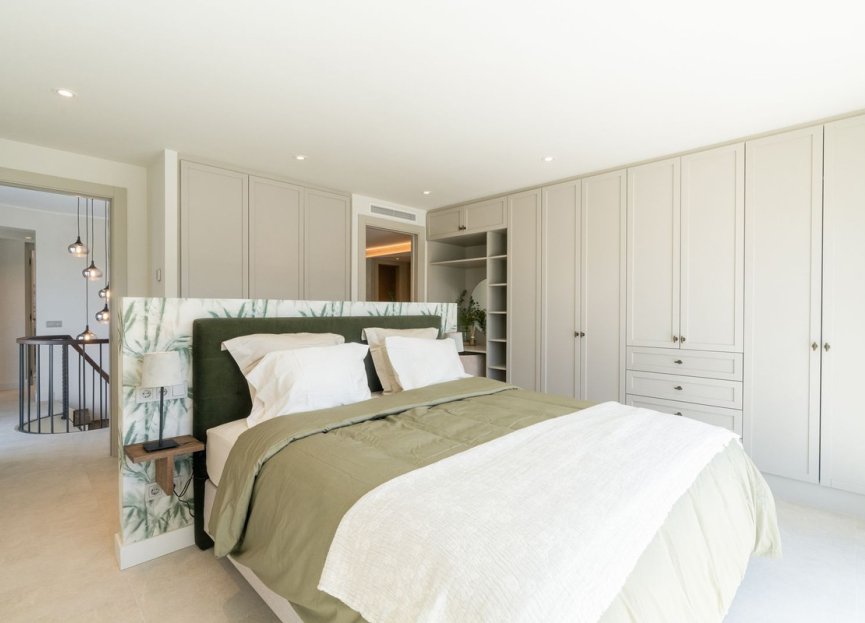 Resale - House - Detached Villa - Marbella - Nueva Andalucia