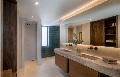 Resale - House - Detached Villa - Marbella - Nueva Andalucia