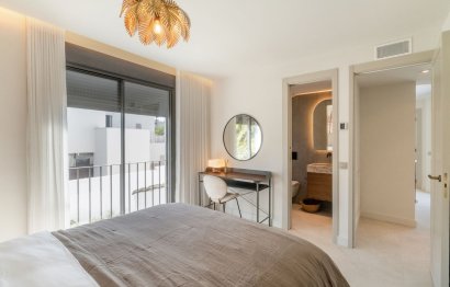 Resale - House - Detached Villa - Marbella - Nueva Andalucia