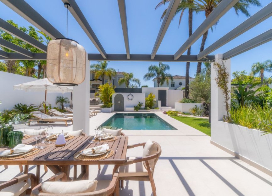 Resale - House - Detached Villa - Marbella - Nueva Andalucia