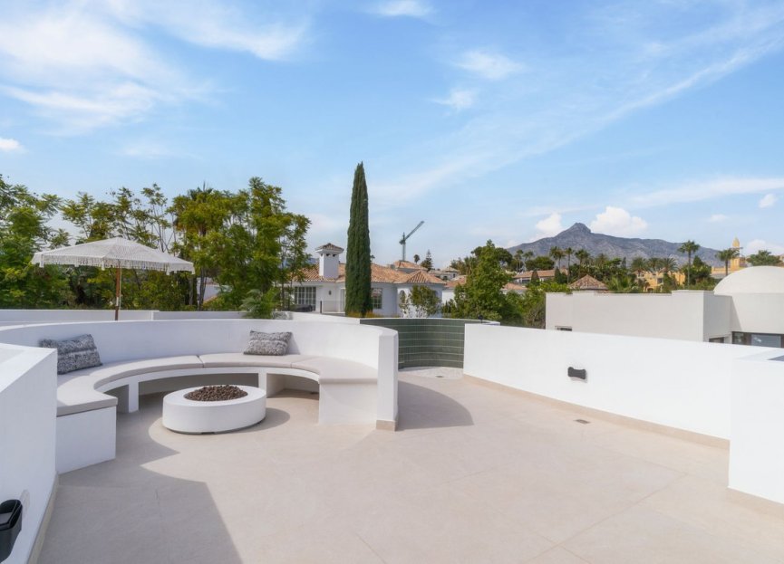 Resale - House - Detached Villa - Marbella - Nueva Andalucia