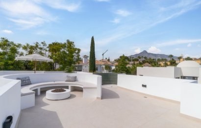 Resale - House - Detached Villa - Marbella - Nueva Andalucia