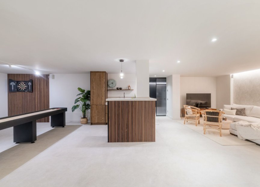 Resale - House - Detached Villa - Marbella - Nueva Andalucia