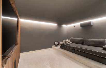 Resale - House - Detached Villa - Marbella - Nueva Andalucia