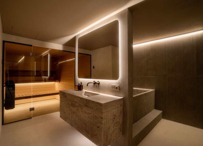 Resale - House - Detached Villa - Marbella - Nueva Andalucia