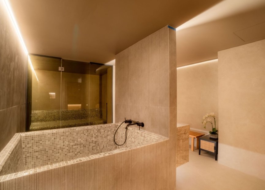 Resale - House - Detached Villa - Marbella - Nueva Andalucia